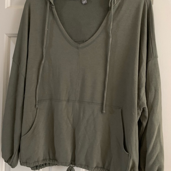 Olivie Green Aerie softy - Picture 2 of 12